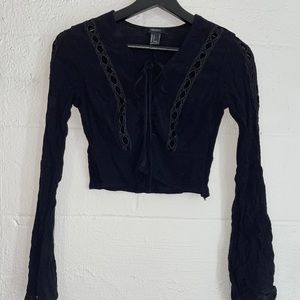 Forever21 long sleeve cropped flare sleeve top